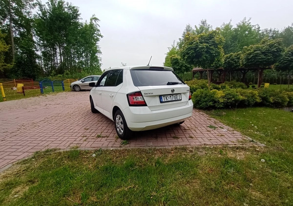 Skoda Fabia cena 16500 przebieg: 299000, rok produkcji 2016 z Kielce małe 529